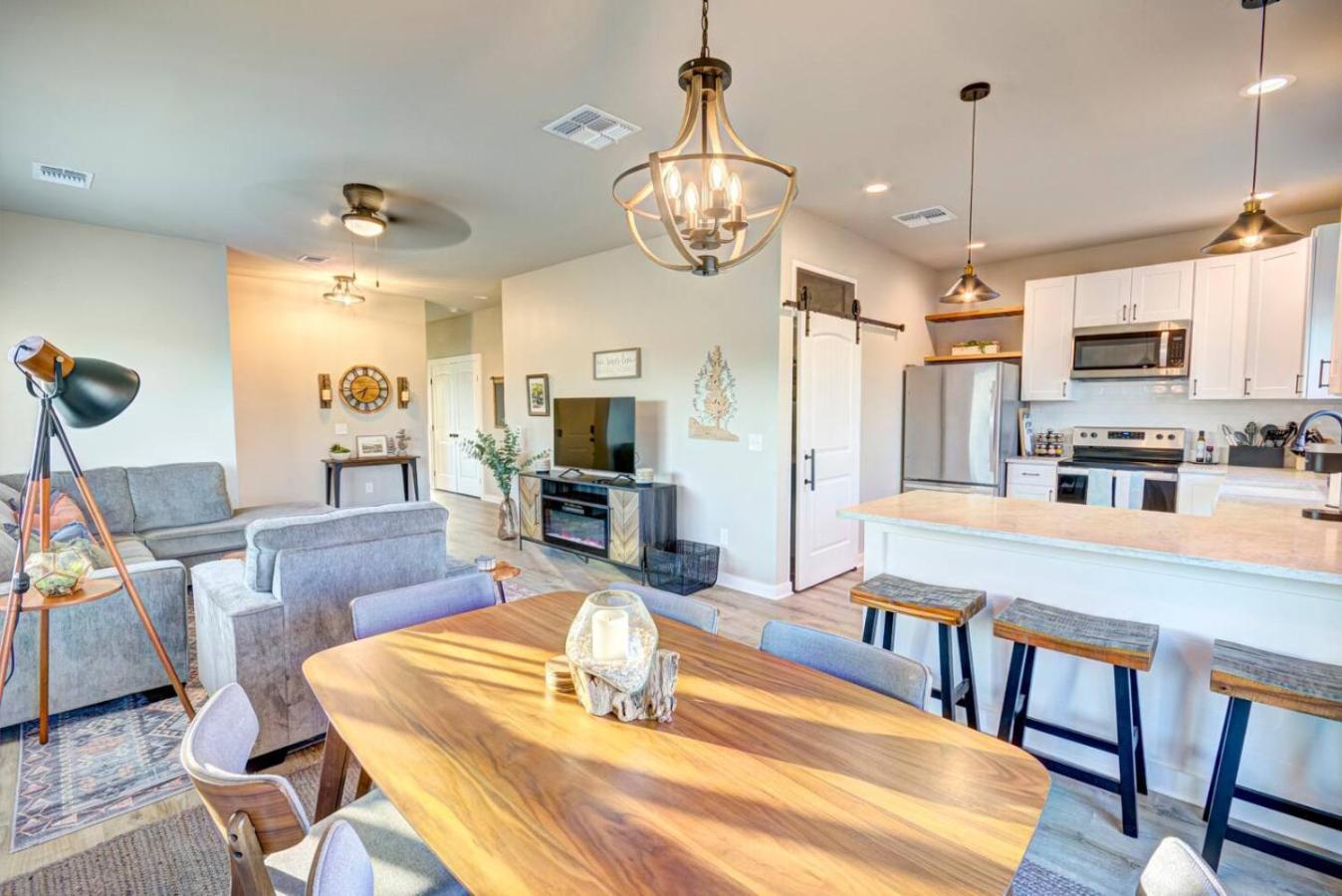 The Lodge At Little Ranches Central Sleeps 26 Wimberley Dış mekan fotoğraf