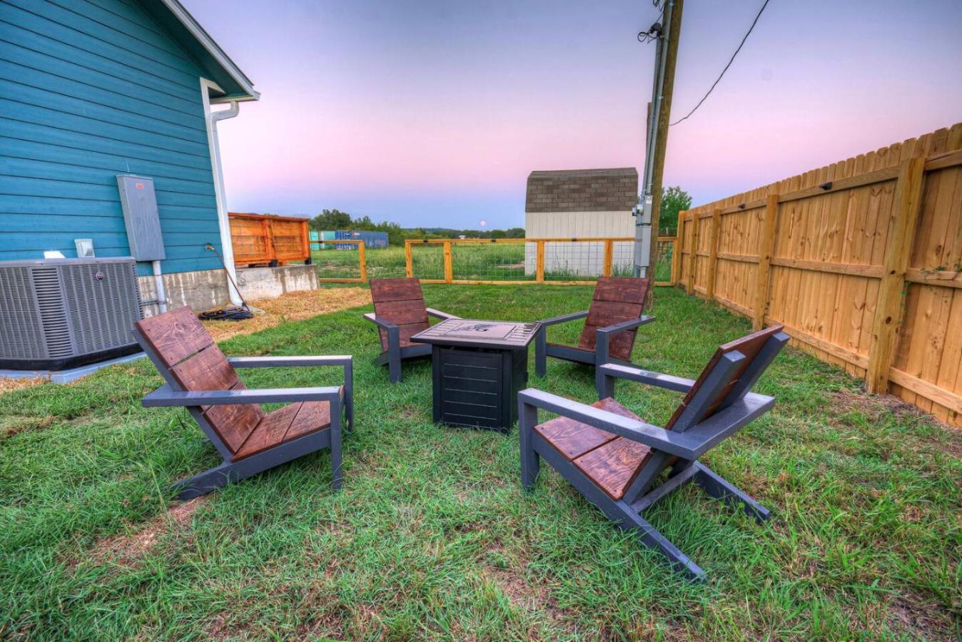 The Lodge At Little Ranches Central Sleeps 26 Wimberley Dış mekan fotoğraf