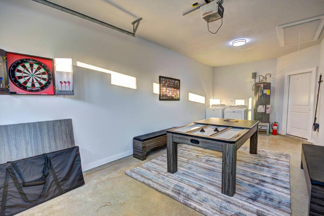The Lodge At Little Ranches Central Sleeps 26 Wimberley Dış mekan fotoğraf
