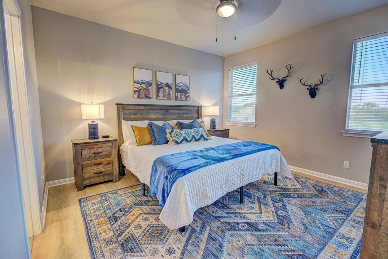 The Lodge At Little Ranches Central Sleeps 26 Wimberley Dış mekan fotoğraf