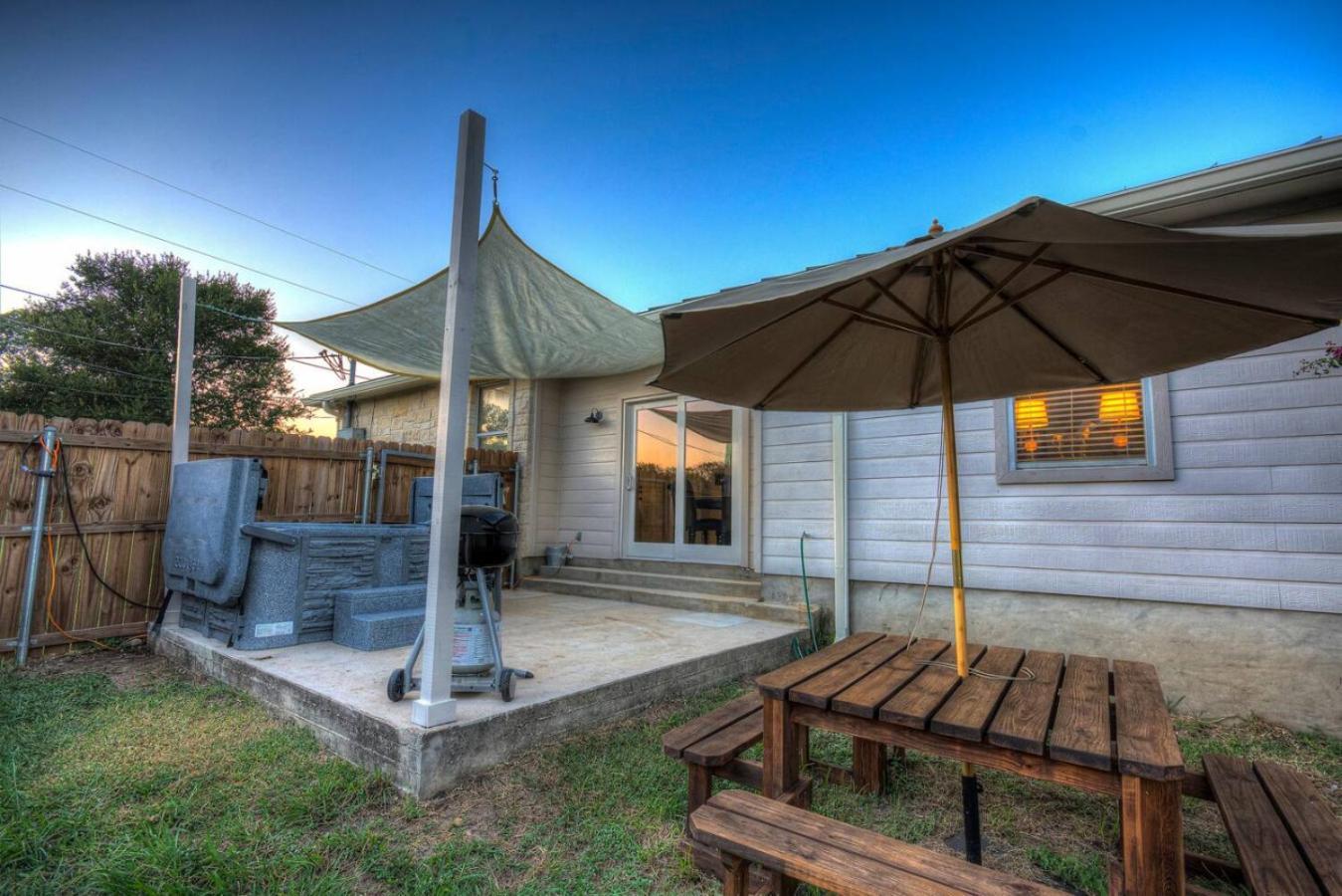 The Lodge At Little Ranches Central Sleeps 26 Wimberley Dış mekan fotoğraf