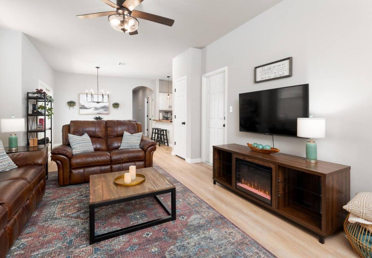 The Lodge At Little Ranches Central Sleeps 26 Wimberley Dış mekan fotoğraf