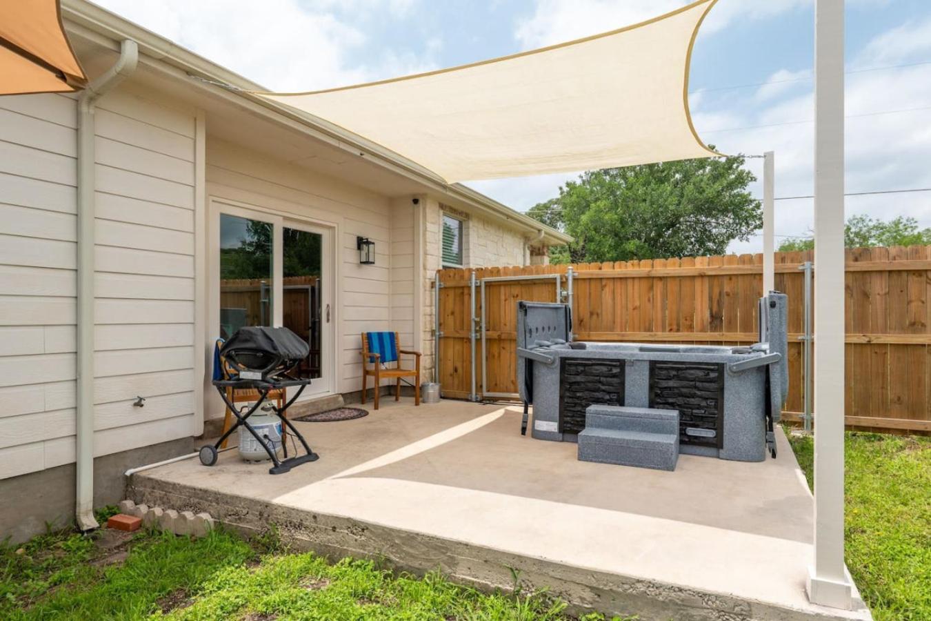 The Lodge At Little Ranches Central Sleeps 26 Wimberley Dış mekan fotoğraf
