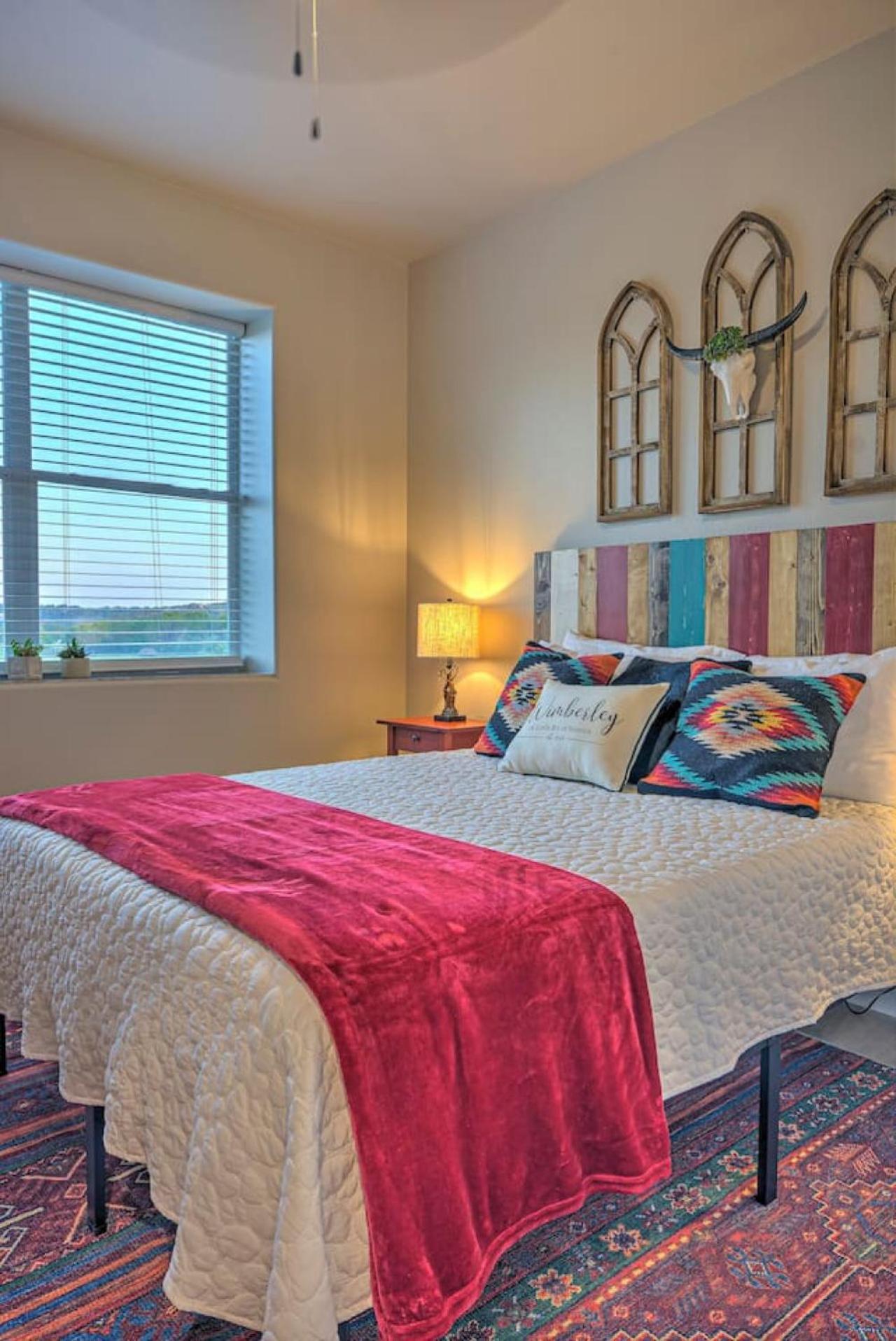 The Lodge At Little Ranches Central Sleeps 26 Wimberley Dış mekan fotoğraf